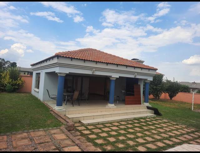 4 BEDROOM HOUSE FOR SALE IN THREE RIVERS EAST